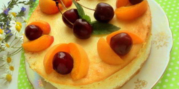 творожник с абрикосами и вишней