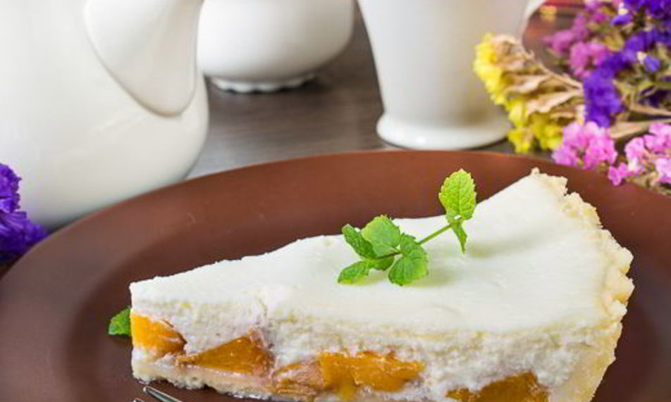 Рецепт творожник с персиками