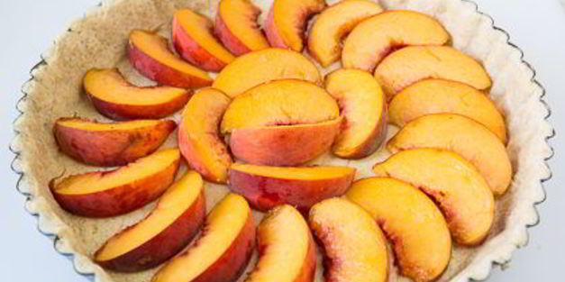 творожник с персиками