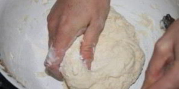 быстрое тесто для пиццы без дрожжей