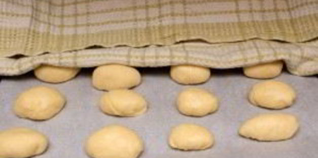 дрожжевое тесто с творогом