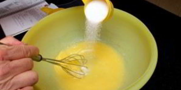 дрожжевое тесто с творогом