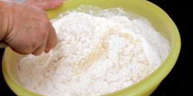 дрожжевое тесто с творогом