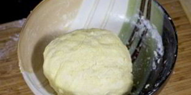 тесто для пирогов на кефире без дрожжей