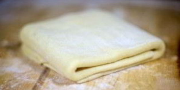 тесто для пирогов на кефире без дрожжей