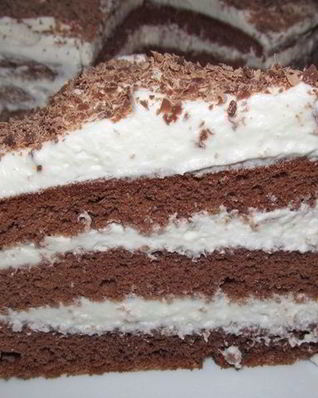 Бисквит со взбитыми сливками