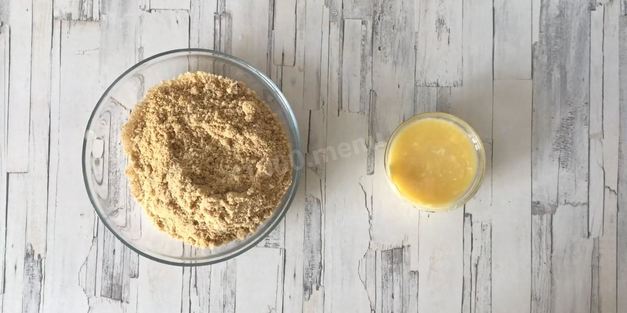 йогуртовый фисташковый торт с жимолостью