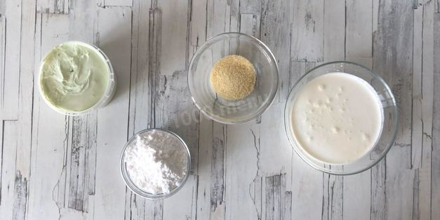 йогуртовый фисташковый торт с жимолостью