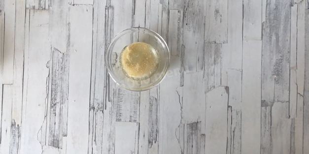 йогуртовый фисташковый торт с жимолостью