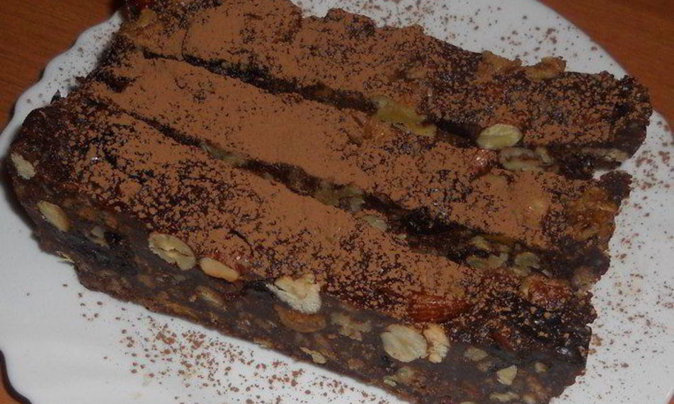 Рецепт холодный шоколадный торт с орехами и черносливом