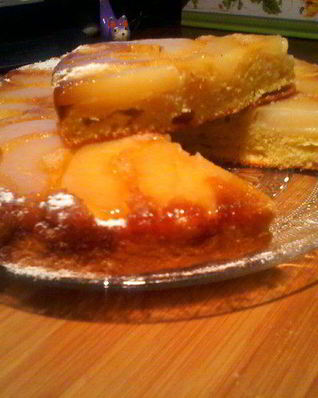 Лимонный бисквит с грушами