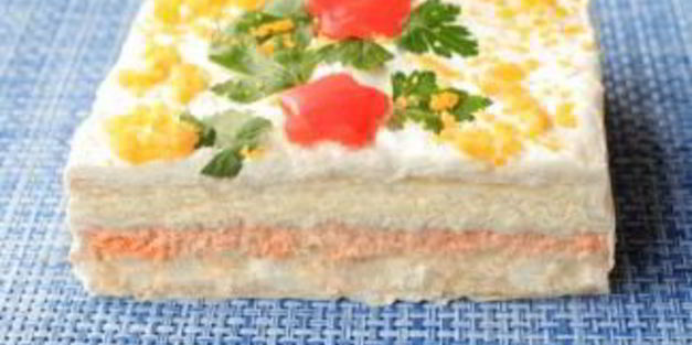 лучший закусочный торт из крекеров и рыбной консервы