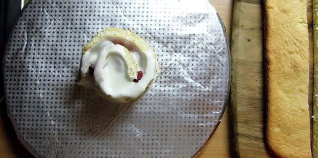 малиновый торт