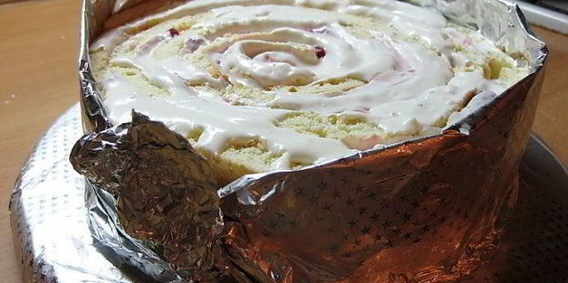 малиновый торт