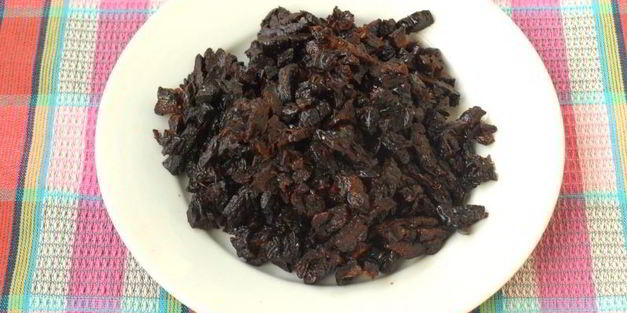 медовик с черносливом