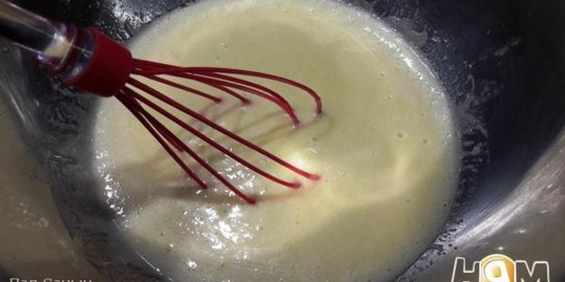 медовик с карамелью и клюквенным кули