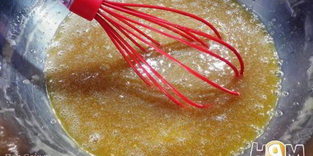 медовик с карамелью и клюквенным кули