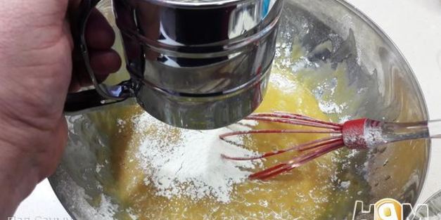 медовик с карамелью и клюквенным кули