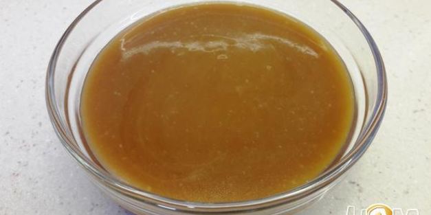 медовик с карамелью и клюквенным кули