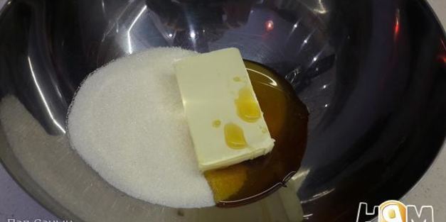 медовик с карамелью и клюквенным кули