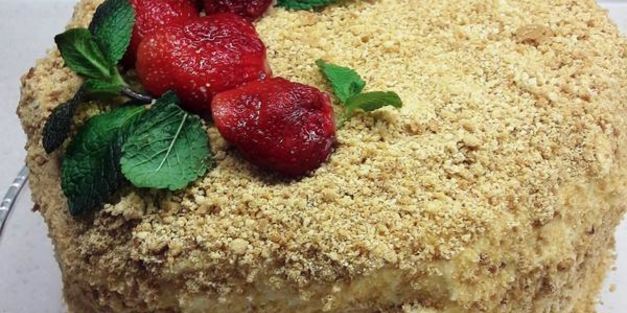 медовик с карамелью и клюквенным кули