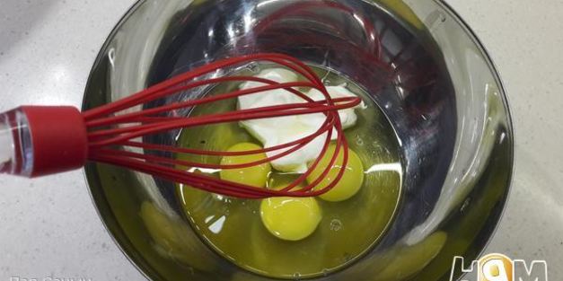 медовик с карамелью и клюквенным кули