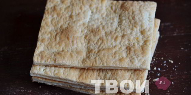 наполеон из слоеного теста