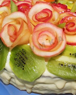 Торт Фруктовая нежность с цветами