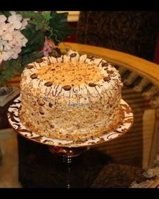 Торт Лебединое озеро с безе и взбитыми сливками