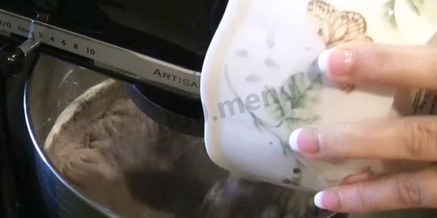 торт лебединое озеро с безе и взбитыми сливками