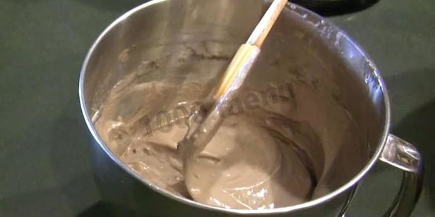 торт лебединое озеро с безе и взбитыми сливками