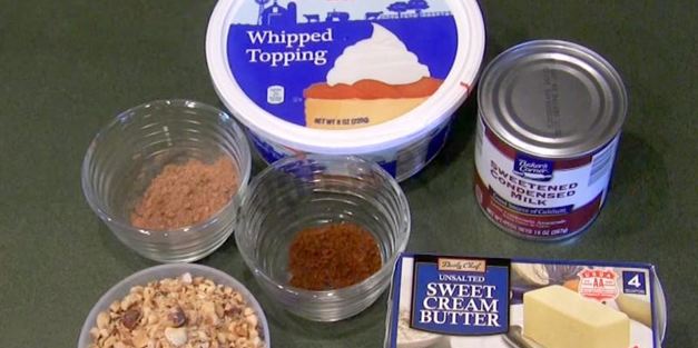 торт лебединое озеро с безе и взбитыми сливками