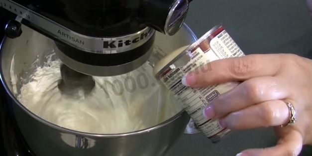 торт лебединое озеро с безе и взбитыми сливками