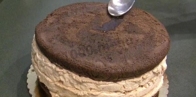 торт лебединое озеро с безе и взбитыми сливками