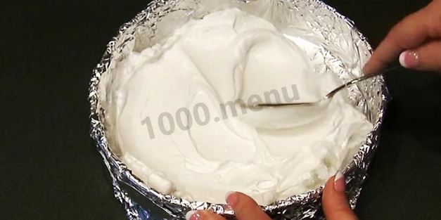 торт лебединое озеро с безе и взбитыми сливками