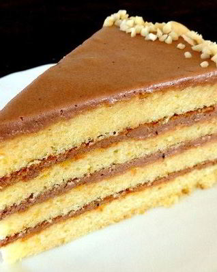 Торт с шоколадно-сливочным кремом