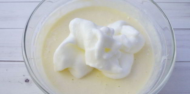 торт с творогом и брусникой