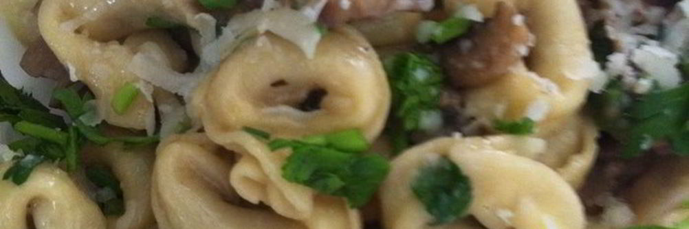 Тортеллини с грибным соусом