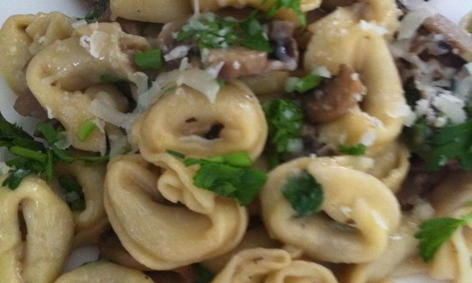Рецепт тортеллини с грибным соусом