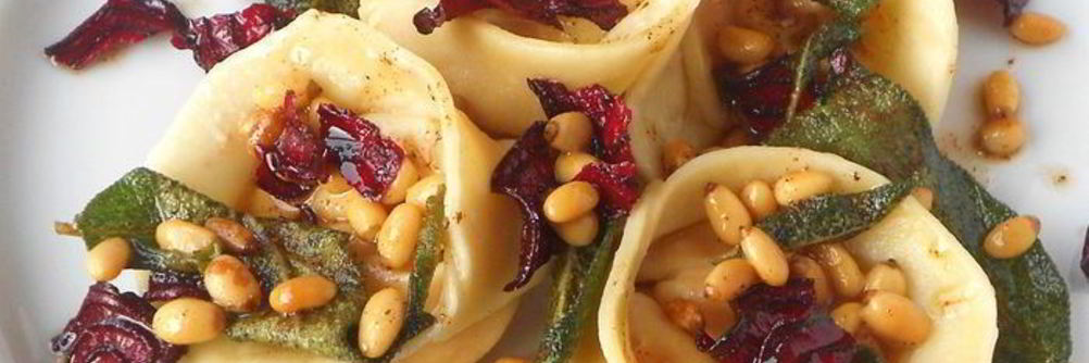 Тортеллини с тыквой и кедровыми орешками