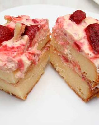 Творожный торт с клубникой