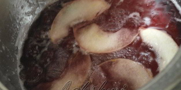 яблочный торт с карамелизированными хлопьями