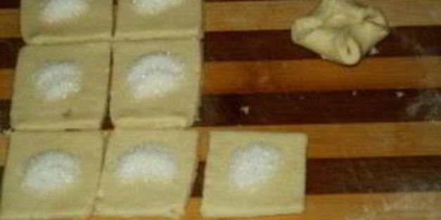 творожные конвертики с сахаром