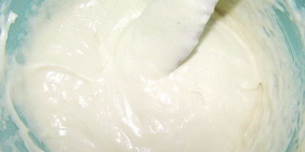 вишневый полосатый рулет