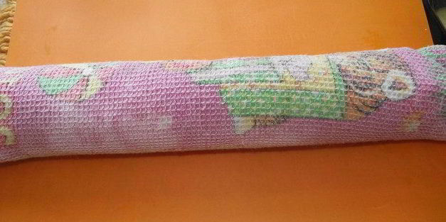 вишневый полосатый рулет