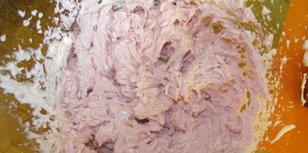 вишневый полосатый рулет