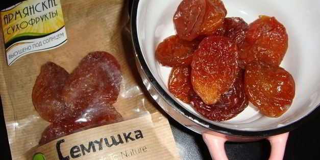 блинная запеканка с творогом и сушеными сливами