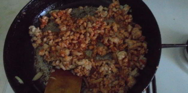 кабачковая запеканка с моцареллой и томатным кетчупом