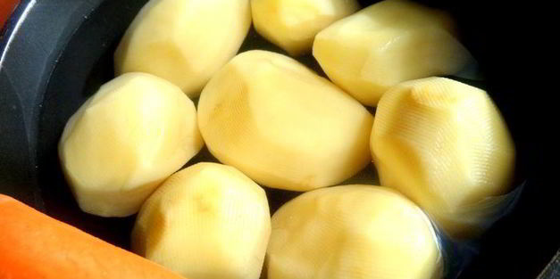 картофельная запеканка с сельдереем и фаршем