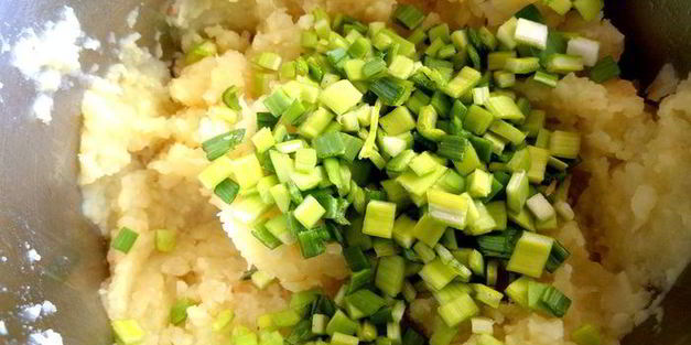 картофельная запеканка с сельдереем и фаршем